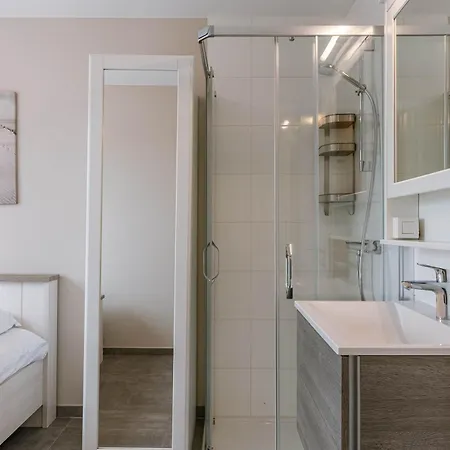 Huswell - Spacious 3-bedroom In *