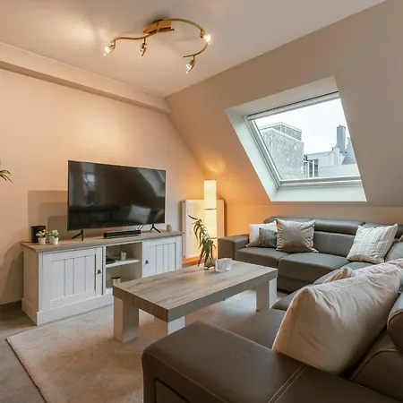 Huswell - Spacious 3-bedroom In Appartement Oostende
